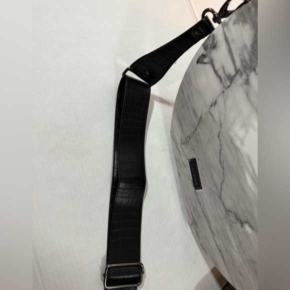 CALPAK Round Marble Hat Box Travel Case w/ Strap - Rare & Stylish - Picture 13 of 14